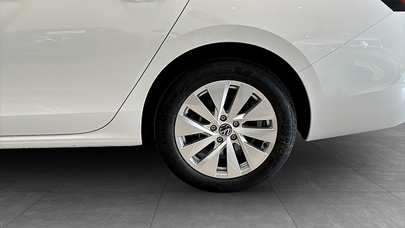 Volkswagen Passat 14 of 14