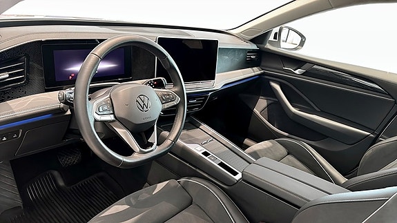 Volkswagen Passat 2 of 5