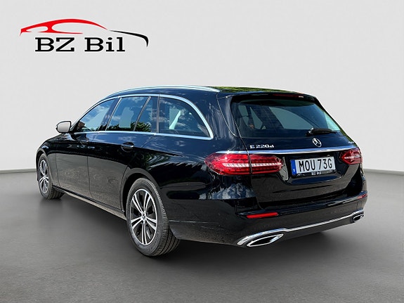 Mercedes-Benz E220 4 of 5