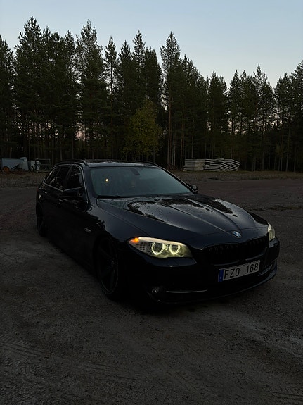 BMW 520d 4 of 5