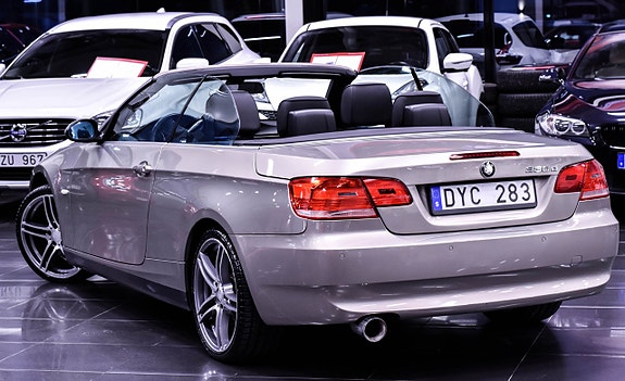 BMW 330d 3 of 5