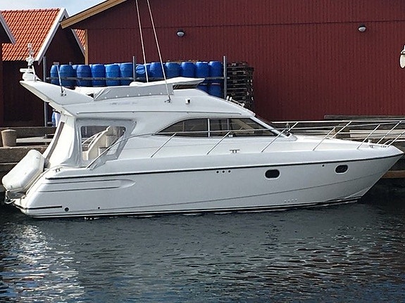 Princess 34 Flybridge 2 of 5