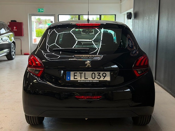 Peugeot 208 20 of 21