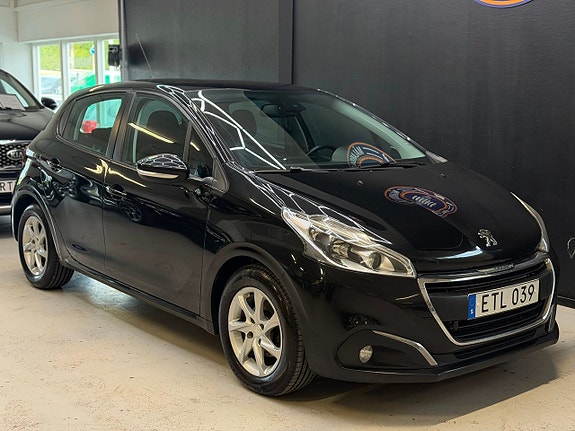Peugeot 208 3 of 21