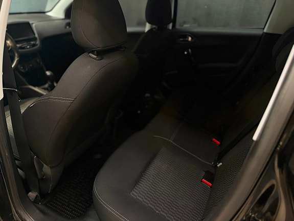 Peugeot 208 16 of 21