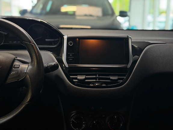 Peugeot 208 11 of 21