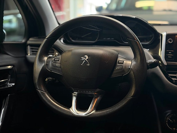 Peugeot 208 9 of 21