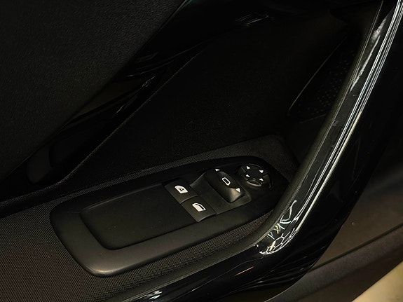 Peugeot 208 15 of 21