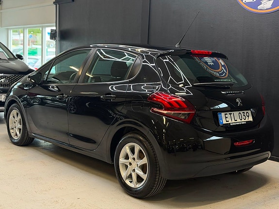 Peugeot 208 18 of 21