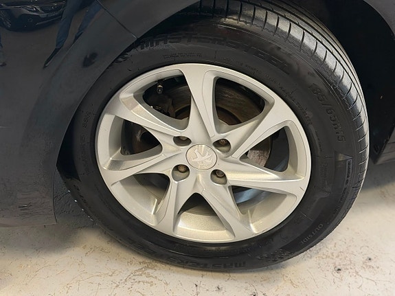 Peugeot 208 17 of 21