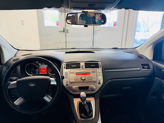 Ford Kuga 16 of 22