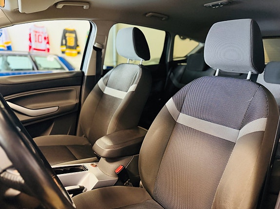 Ford Kuga 14 of 22