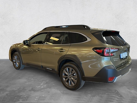 Subaru Outback 3 of 12