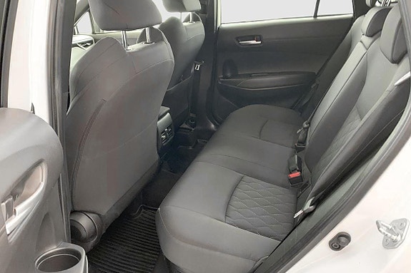 Toyota Corolla Cross 9 of 12