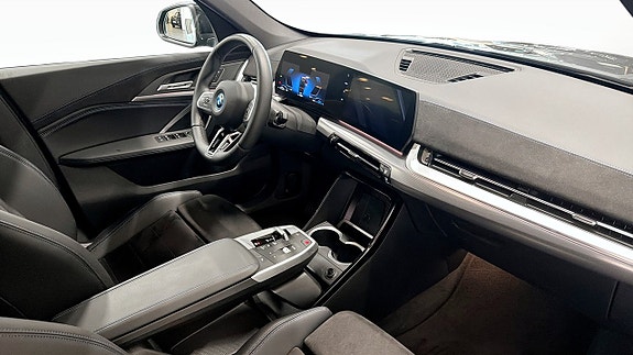 BMW X1 3 of 5