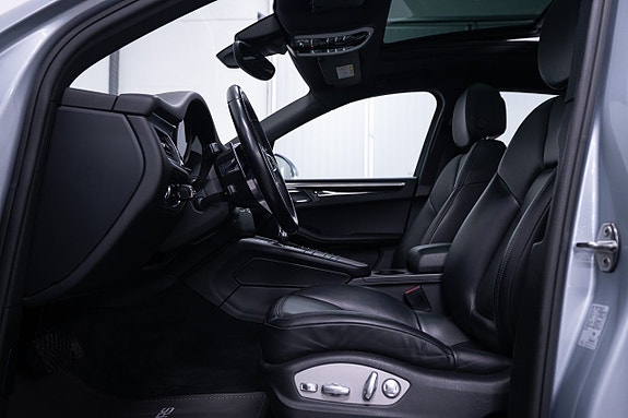 Porsche Macan 11 of 28