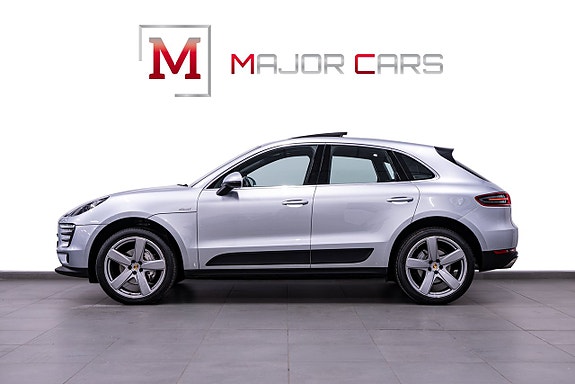 Porsche Macan 3 of 5