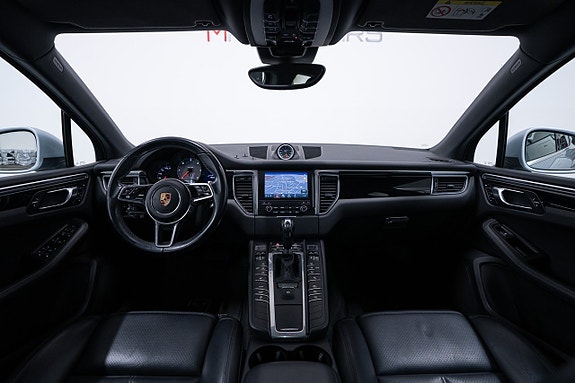 Porsche Macan 16 of 28