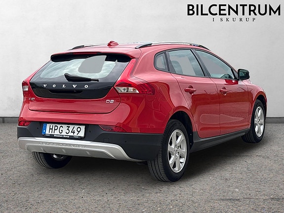 Volvo V40 Cross Country 2 of 5