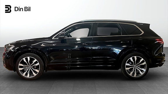 Volkswagen Touareg 2 of 5