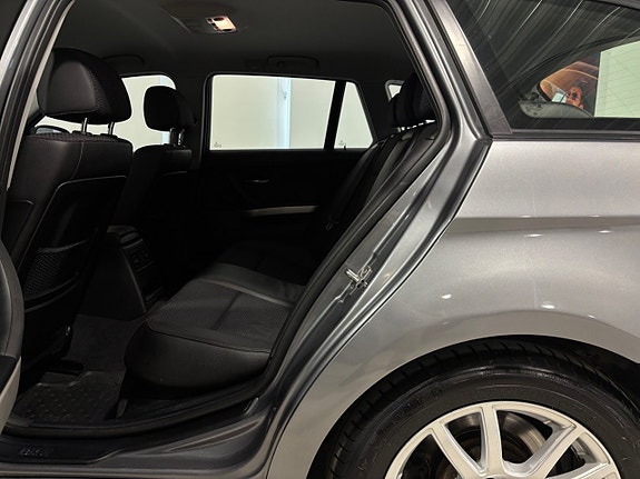 BMW 320d 12 of 30