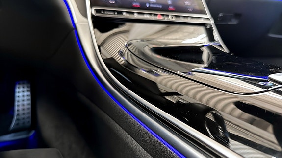 Mercedes-Benz C300 e 20 of 26