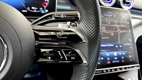 Mercedes-Benz C300 e 15 of 26