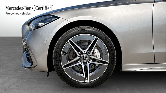 Mercedes-Benz C300 e 9 of 26