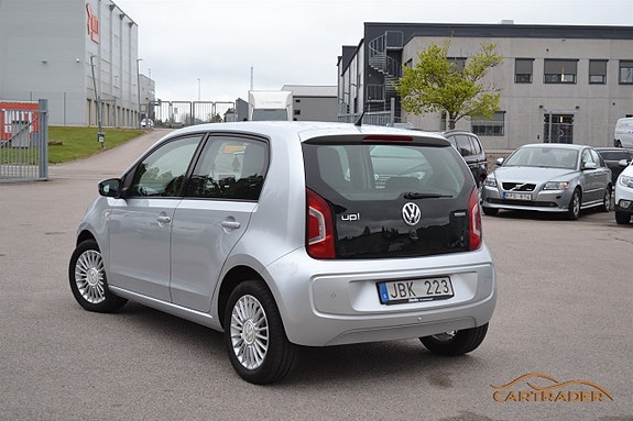 Volkswagen UP! 2 of 5