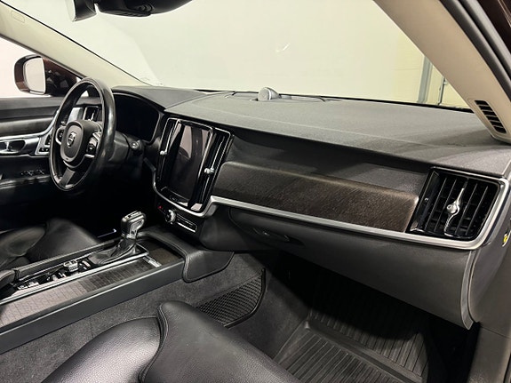 Volvo V90 Cross Country 4 of 5
