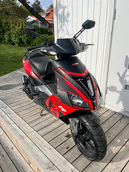 Aprilia Sr 50 3 of 6