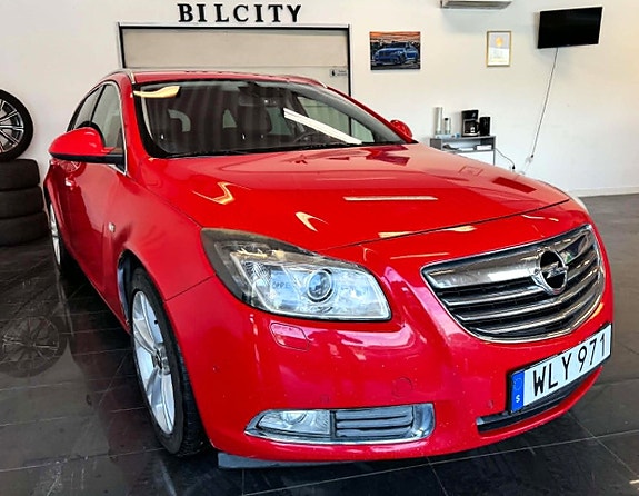 Opel Insignia 2 of 5