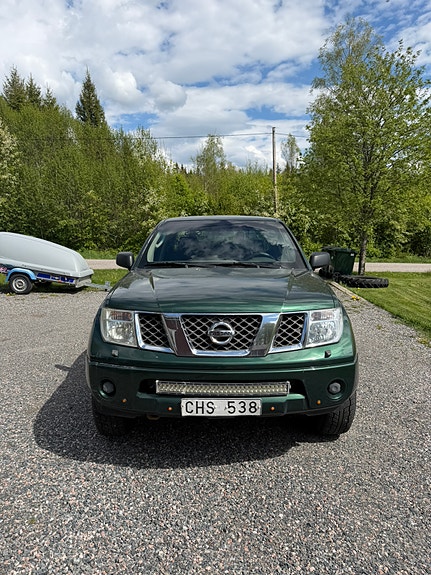 Nissan Navara 2 of 5