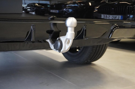 BMW iX1 5 of 22