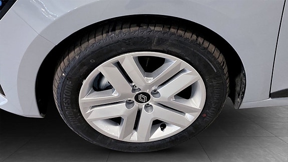 Renault Clio 9 of 9