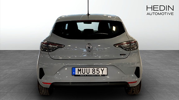 Renault Clio 7 of 9
