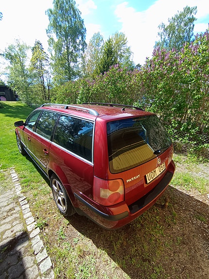 Volkswagen Passat 3 of 5