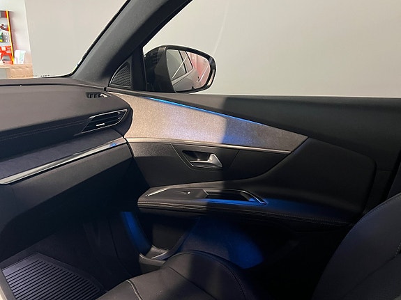 Peugeot 3008 16 of 23