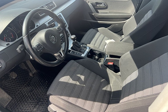 Volkswagen Passat CC 9 of 14