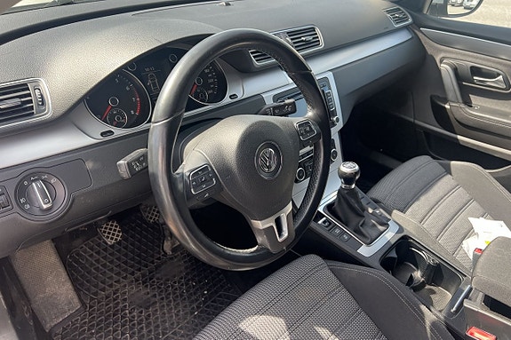 Volkswagen Passat CC 10 of 14