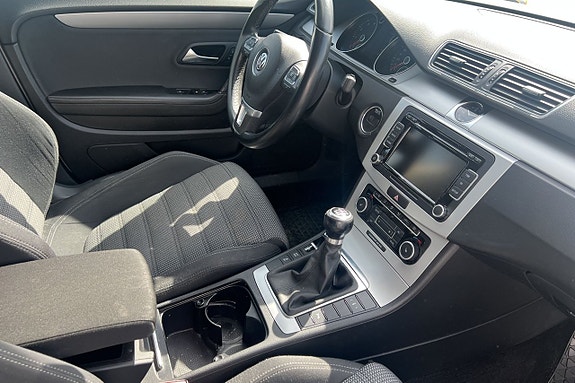 Volkswagen Passat CC 13 of 14