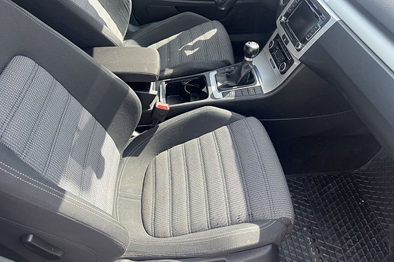 Volkswagen Passat CC 11 of 14