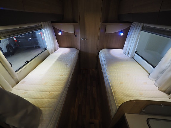 Hymer T 668 CL Bianco Line Låga Långbäddar I AUT I 3850kg 12 of 19