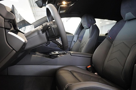 BMW i5 7 of 13