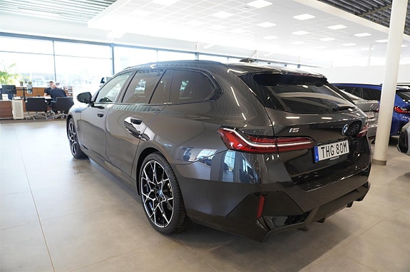 BMW i5 8 of 13