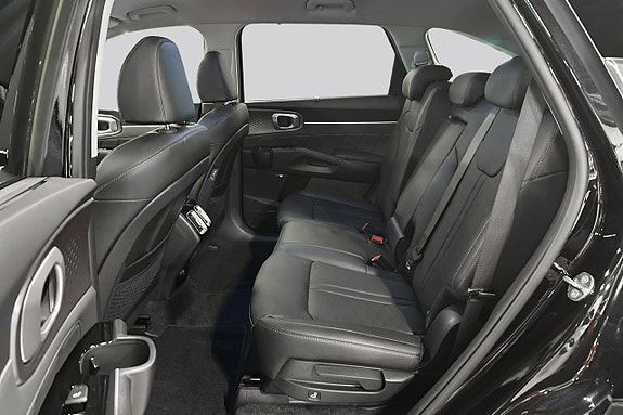 Kia Sorento 11 of 24