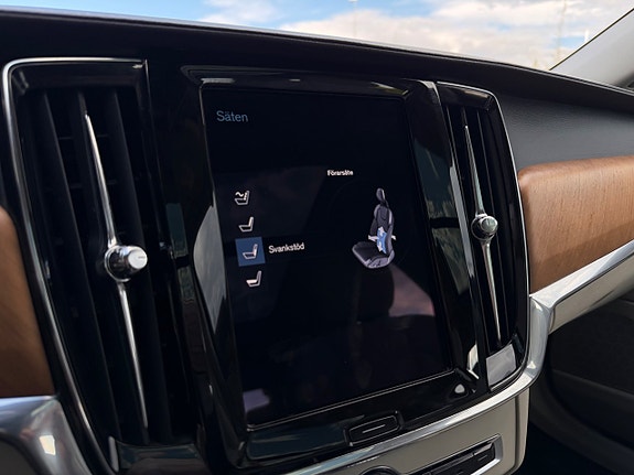 Volvo V90 28 of 30