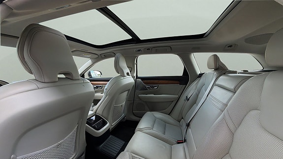 Volvo V90 10 of 30