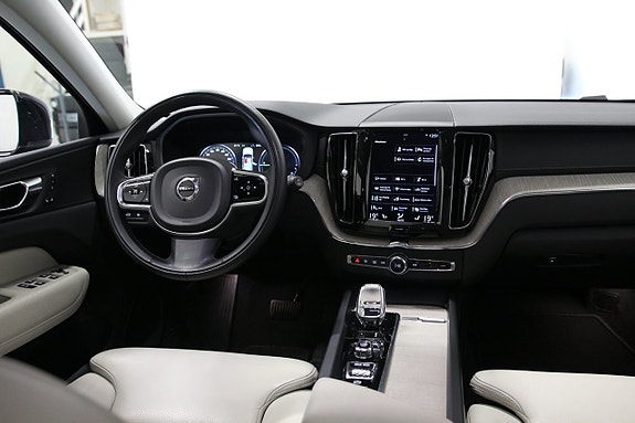 Volvo XC60 19 of 28