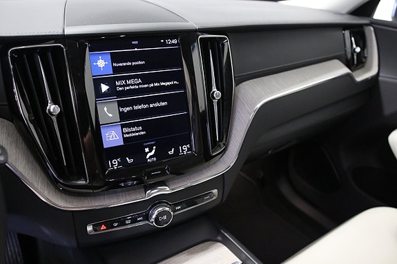 Volvo XC60 10 of 28